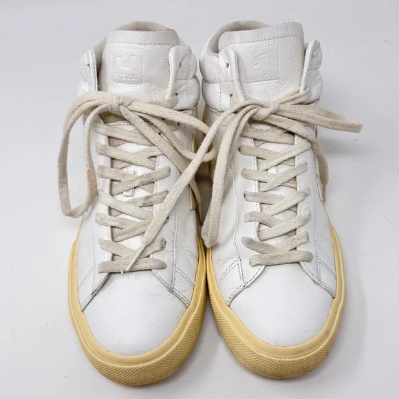 Veja MINOTAUR X BERLIN WHITE PIERRE - Women’s Size 10
